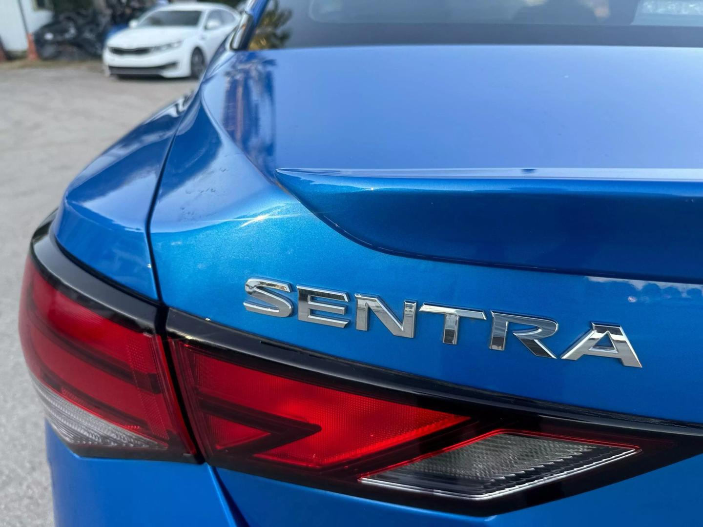 2022 Nissan Sentra SR photo 23