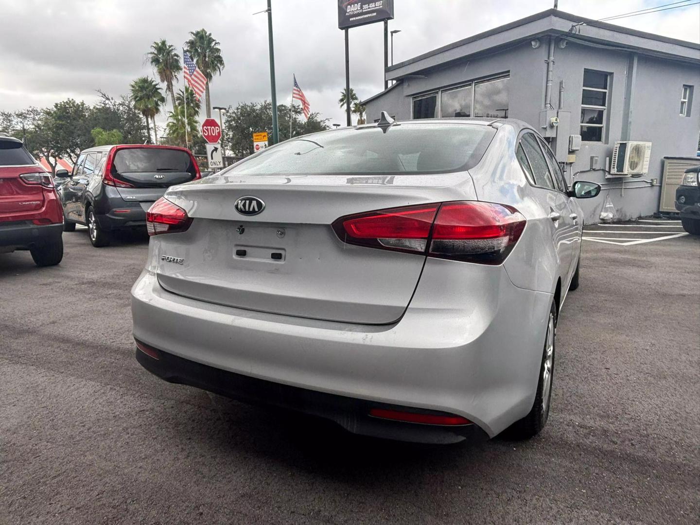 2018 Kia FORTE LX photo 8