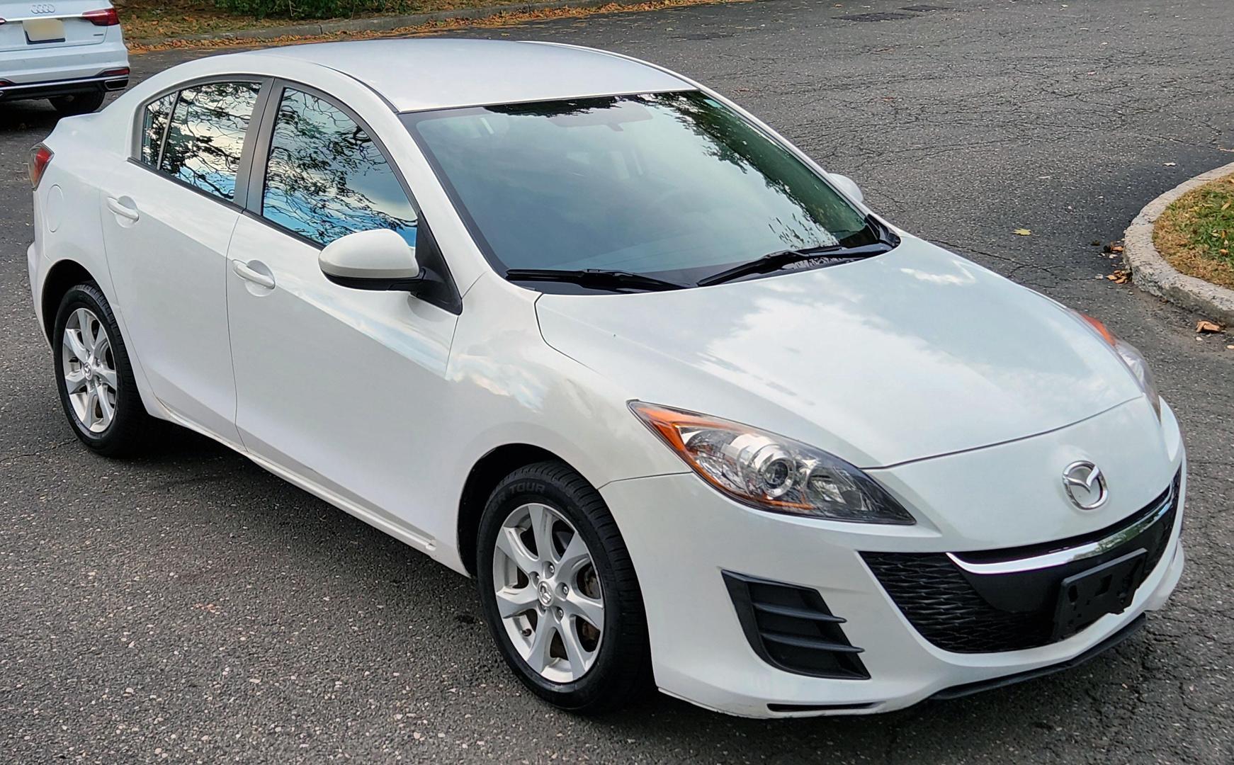 2010 Mazda MAZDA3 i Sport photo 2