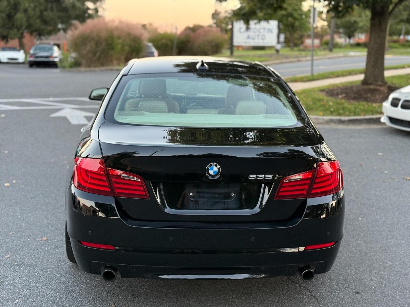 2012 BMW 5 Series 535i photo 12