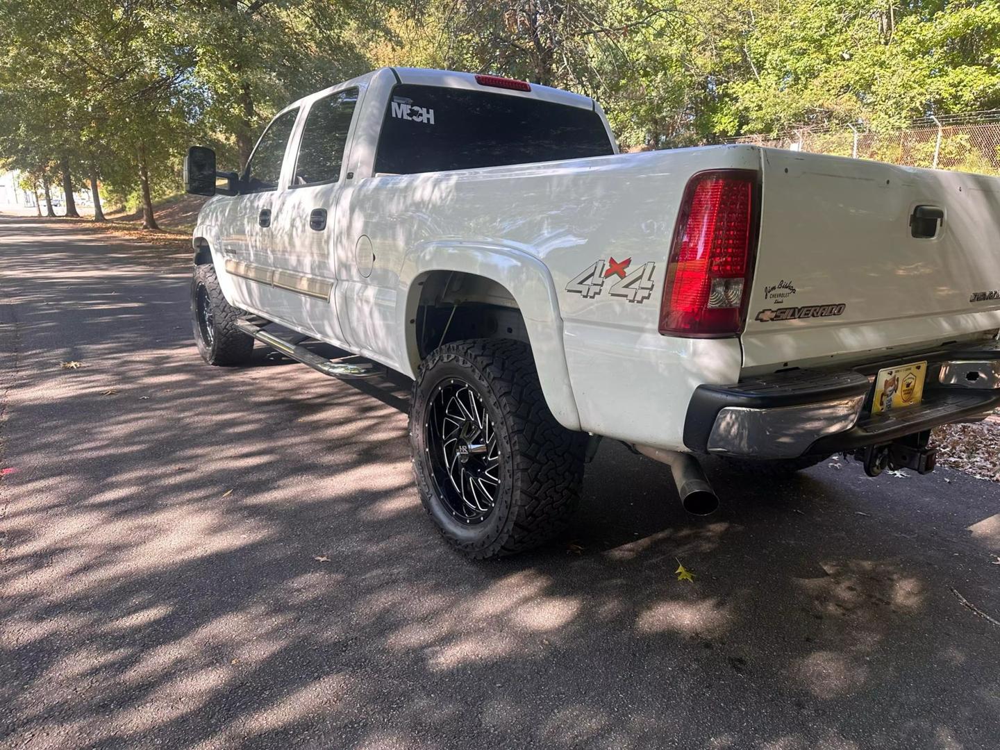 2004 Chevrolet Silverado 2500HD LS photo 6