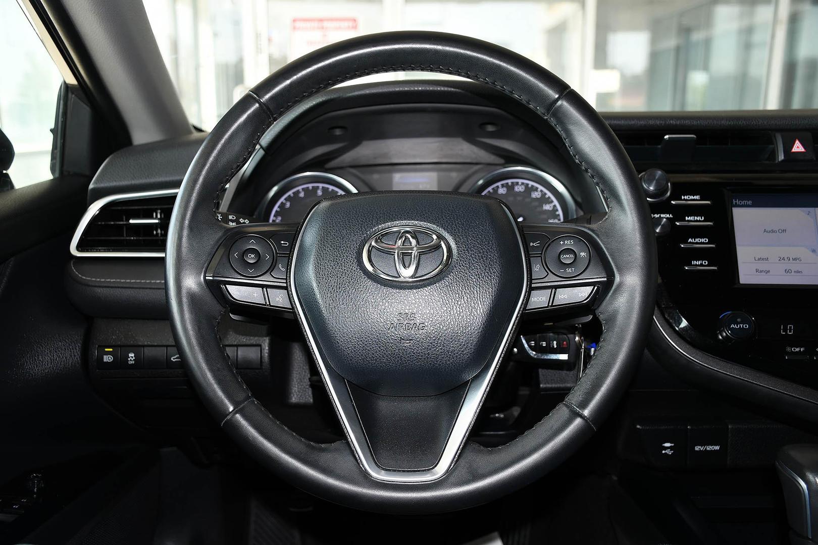 2018 Toyota Camry SE photo 29