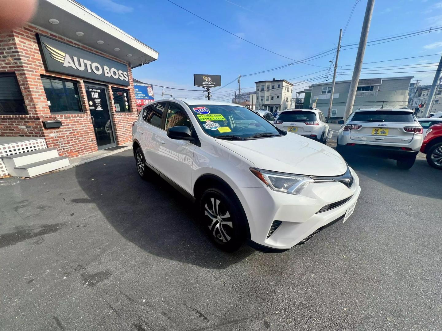 2018 Toyota RAV4 LE photo 9