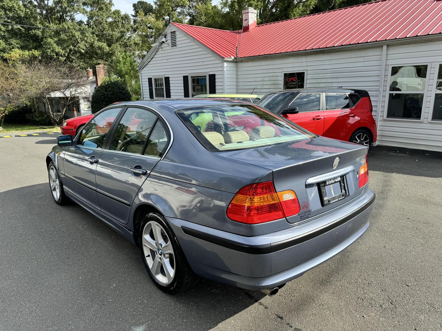 2005 BMW 3 Series 330 photo 4