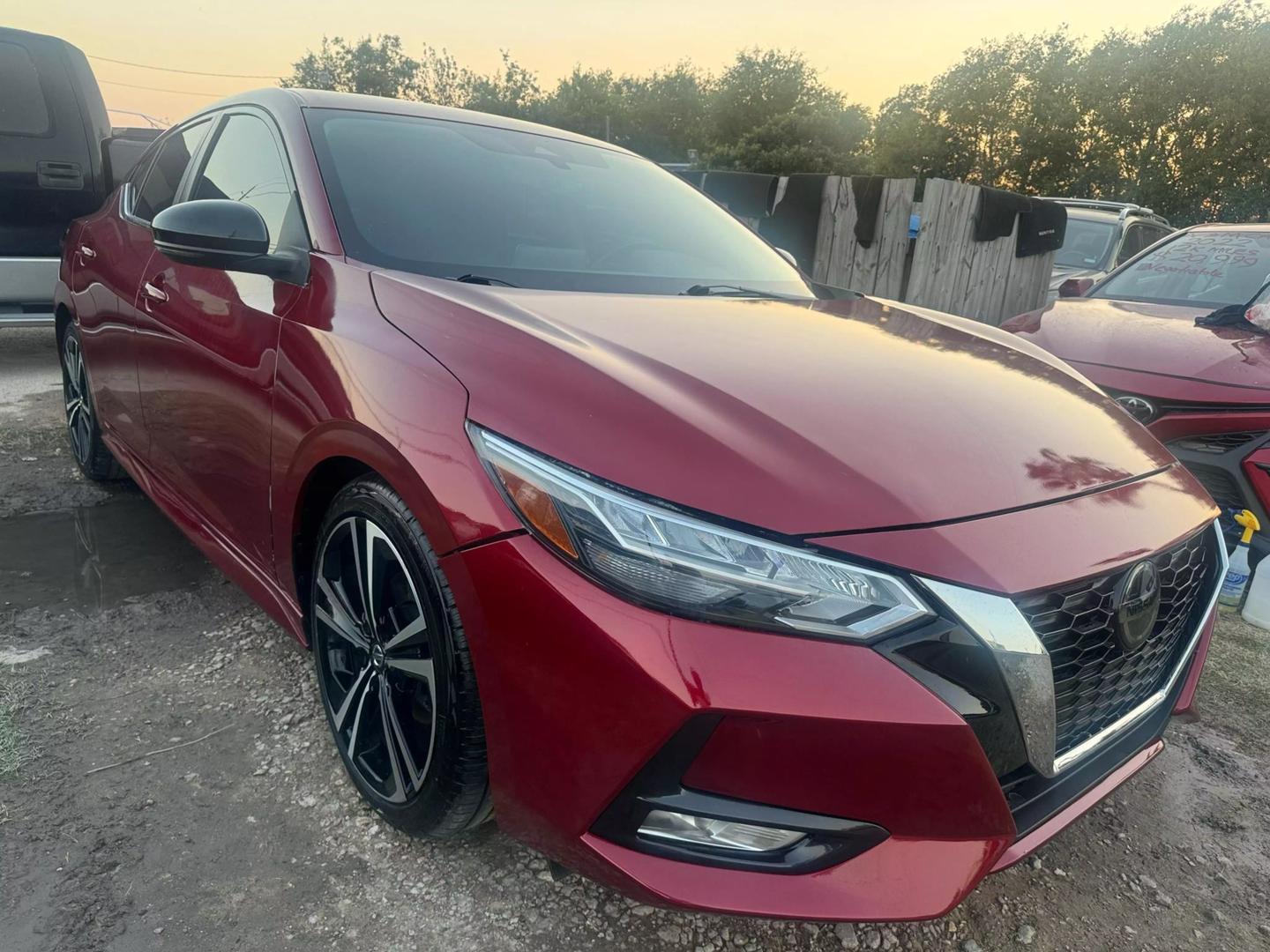 2021 Nissan Sentra SR photo 2