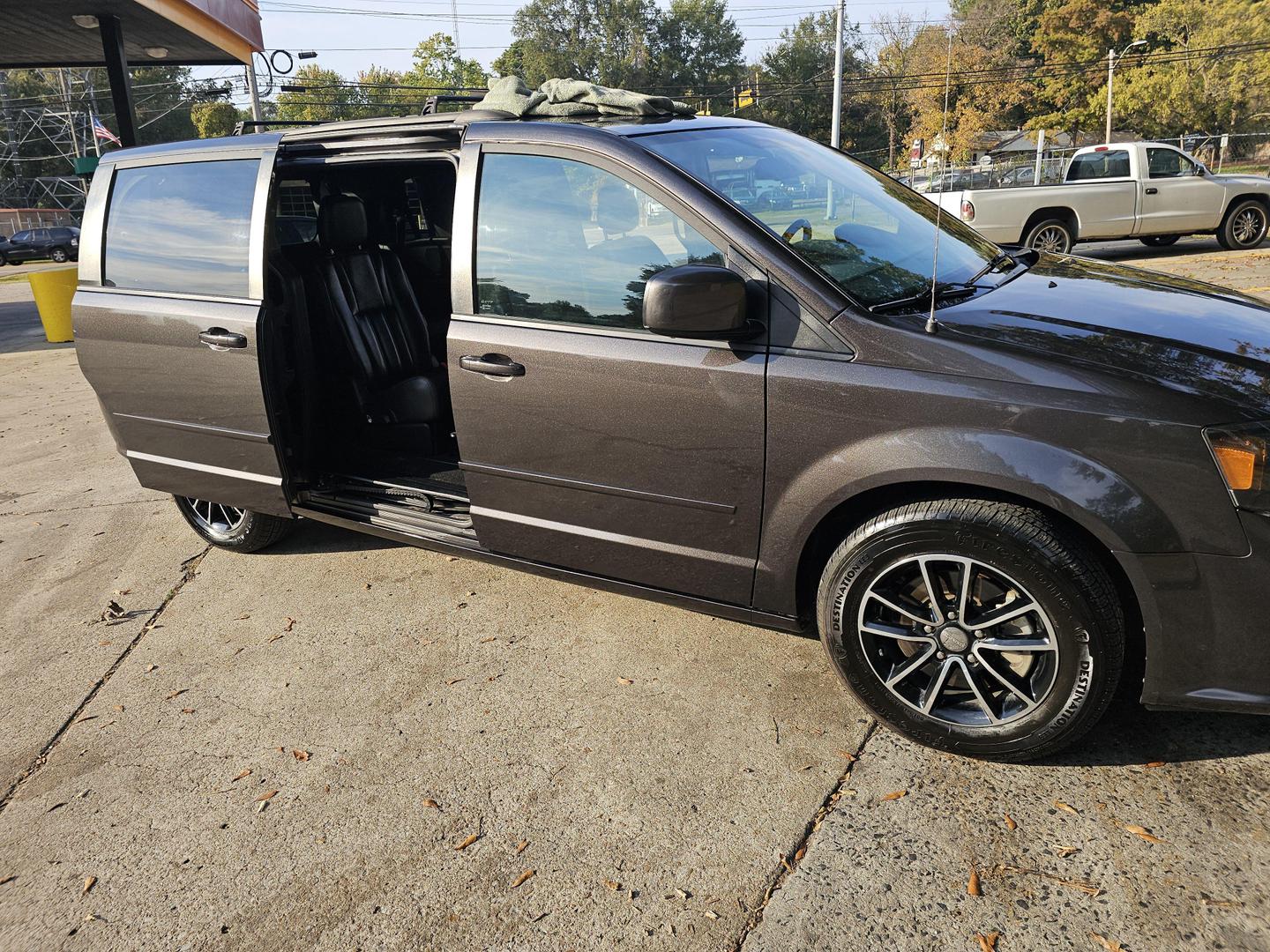 2017 Dodge Grand Caravan GT photo 8