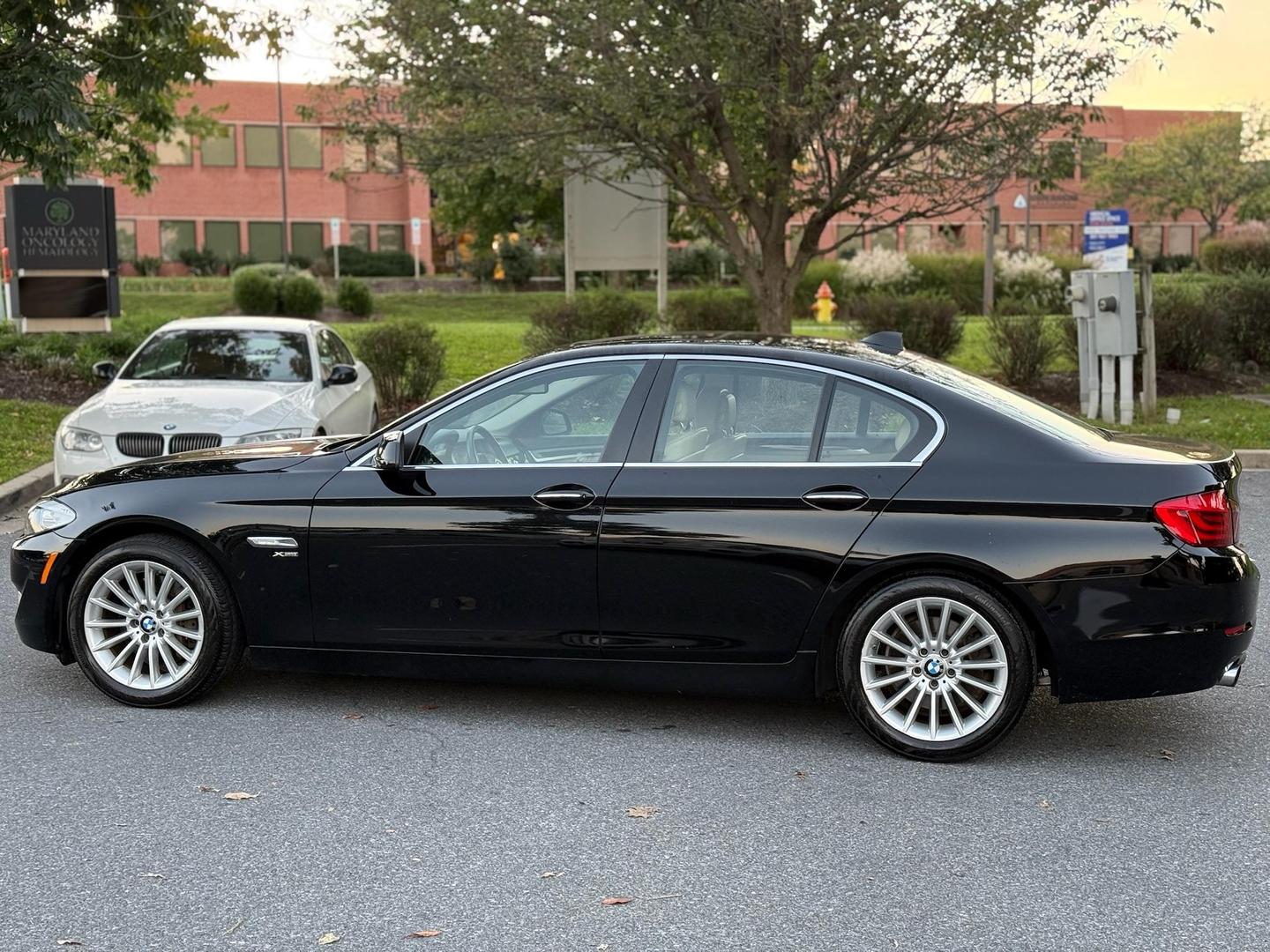 2012 BMW 5 Series 535i photo 16