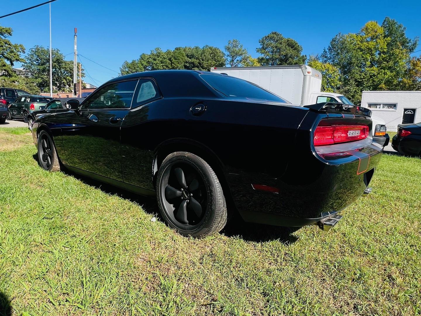 2014 Dodge Challenger R/T photo 6