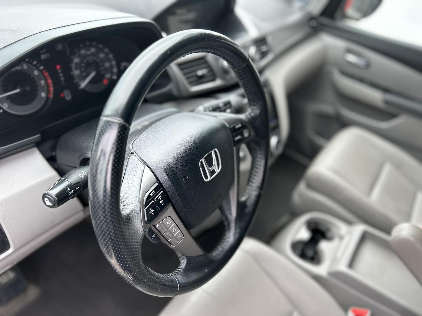 2015 Honda Odyssey EX-L photo 12