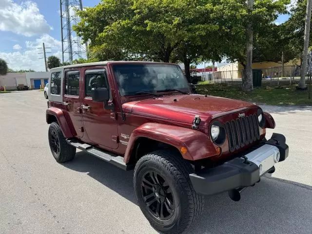 2010 Jeep Wrangler Unlimited Sahara photo 3