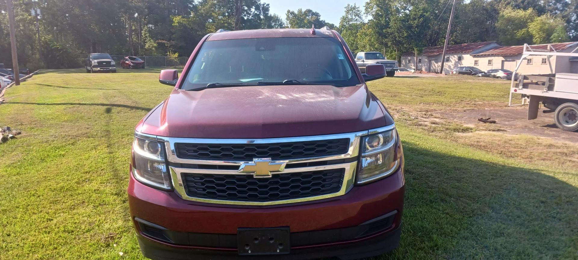 2016 Chevrolet Suburban LT photo 2