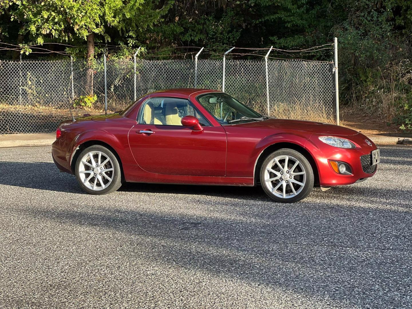 2011 Mazda MX-5 Miata Grand Touring Hard Top photo 6