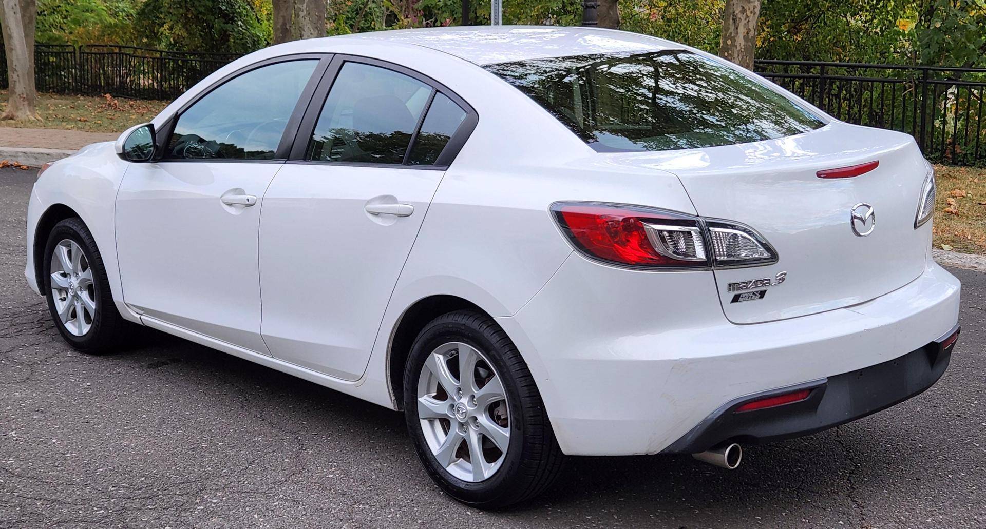 2010 Mazda MAZDA3 i Sport photo 4