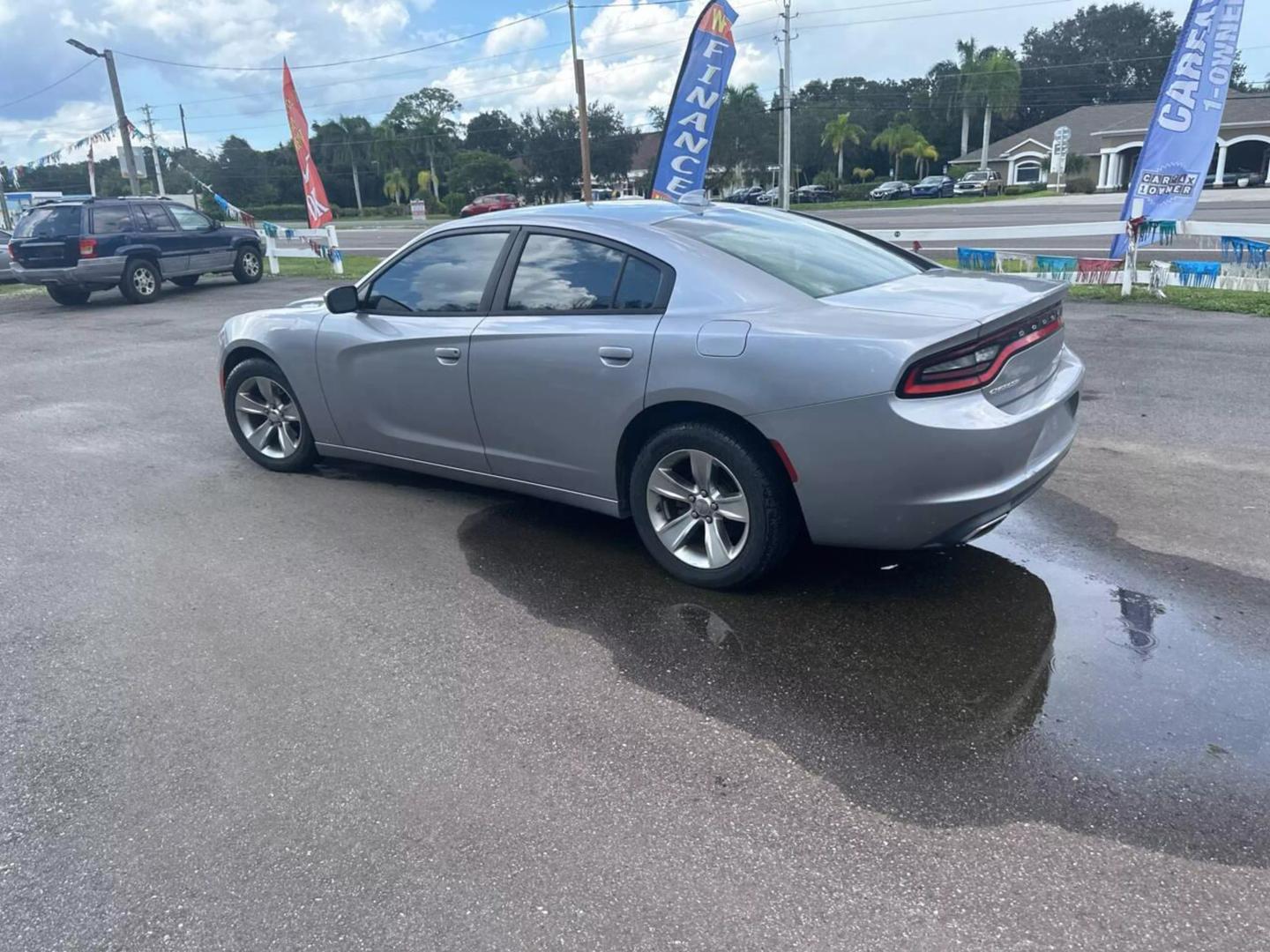 2015 Dodge Charger SXT photo 20