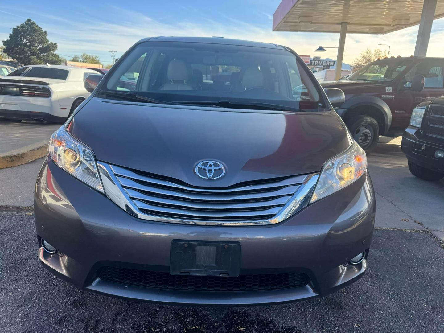 2012 Toyota Sienna XLE photo 2