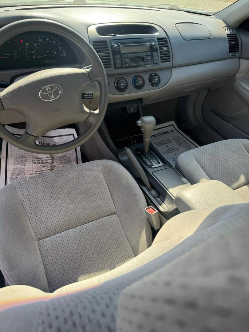 2003 Toyota Camry LE photo 8