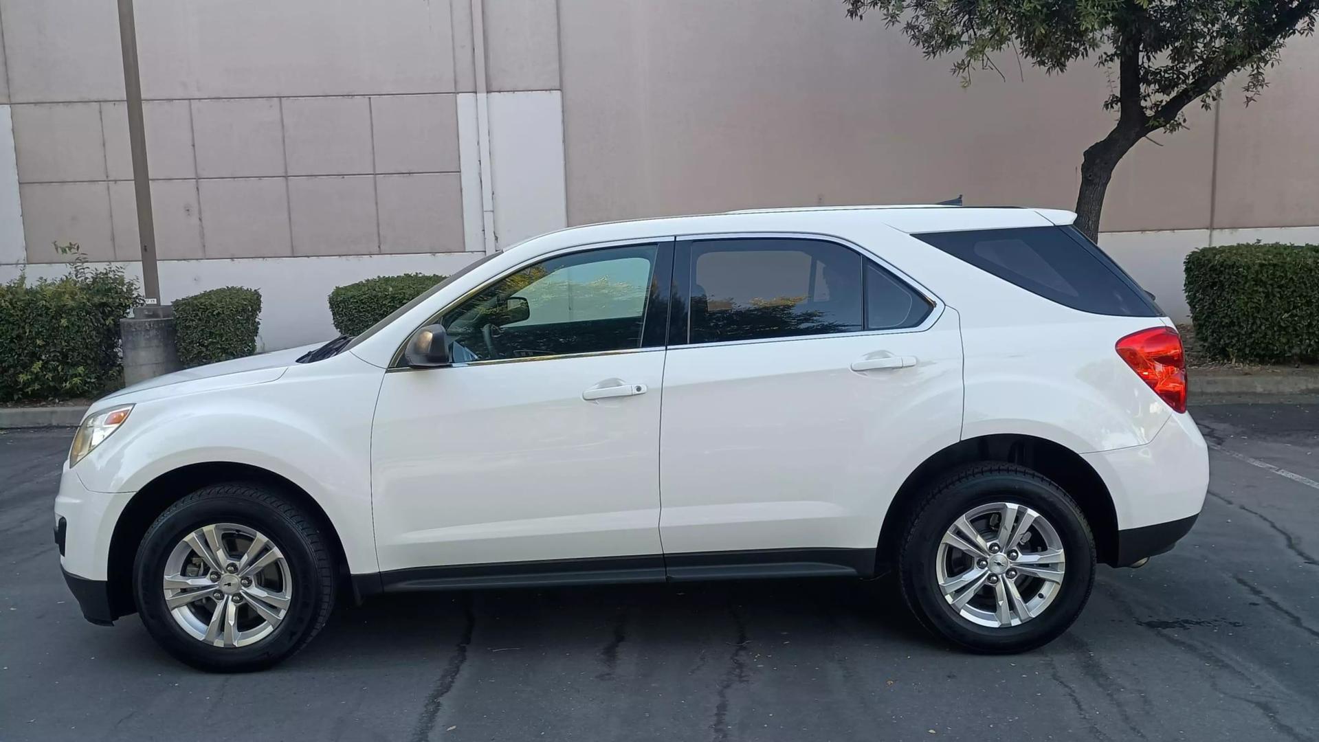 2014 Chevrolet Equinox LS photo 4