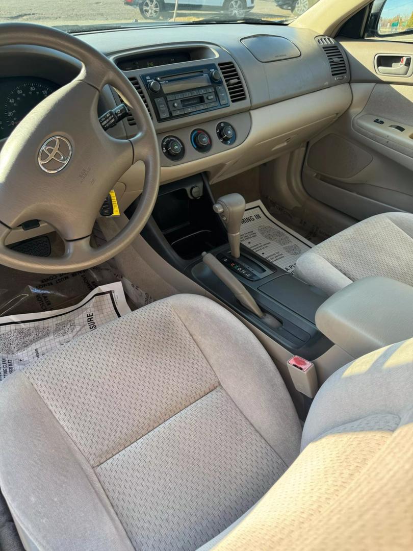 2003 Toyota Camry LE photo 11