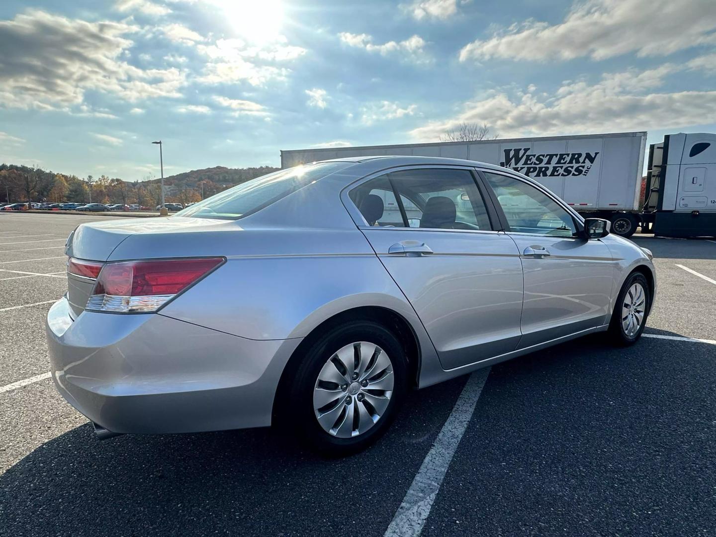 2012 Honda Accord LX photo 4