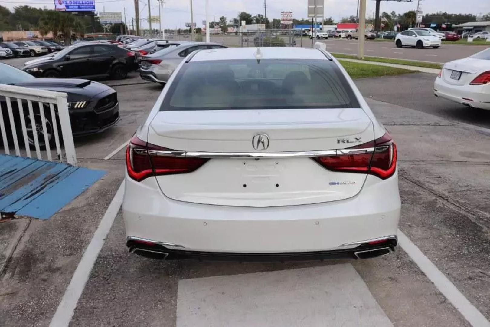 2018 Acura RLX Base photo 4