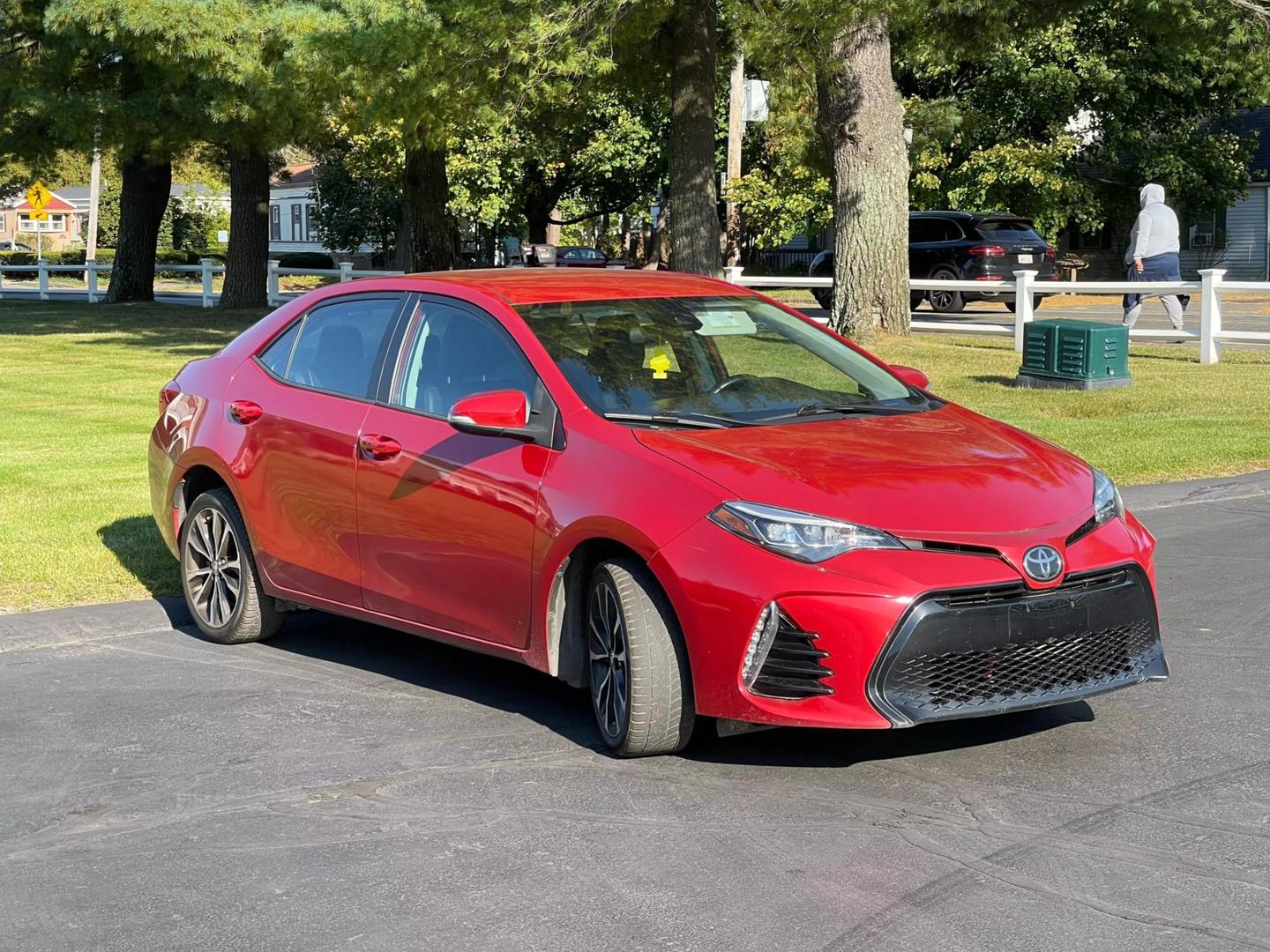 2017 Toyota Corolla SE photo 3