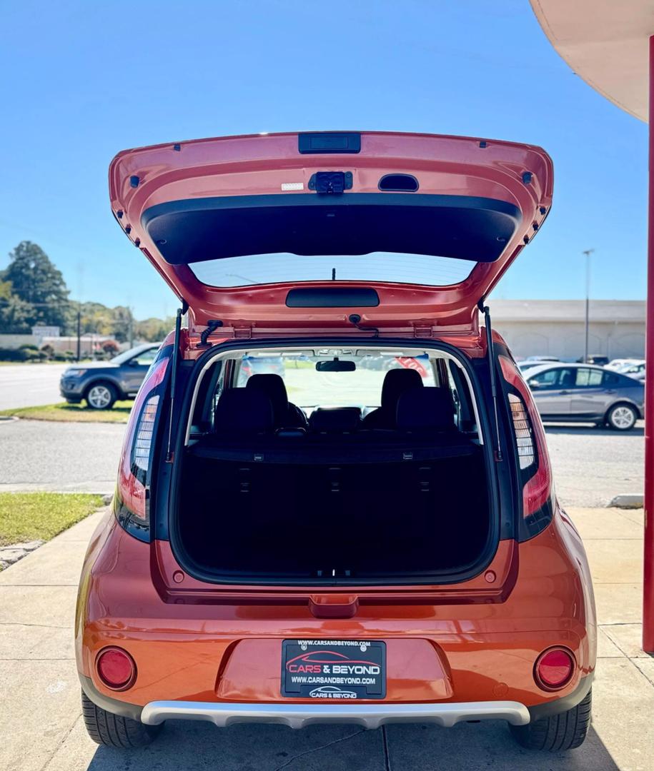 2018 Kia Soul + photo 14