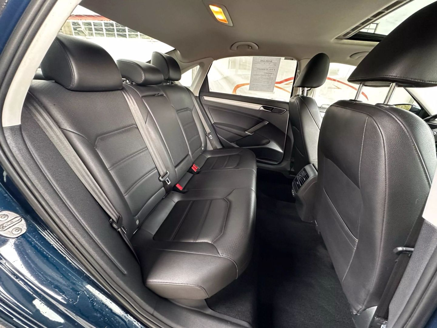 2019 Volkswagen Passat - Image 22