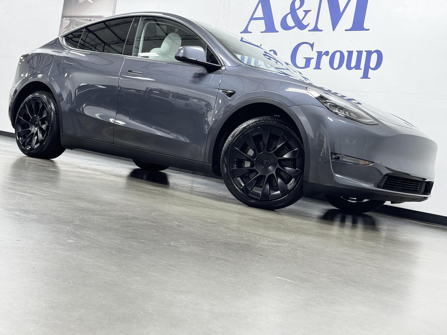 2022 Tesla Model Y Long Range photo 3