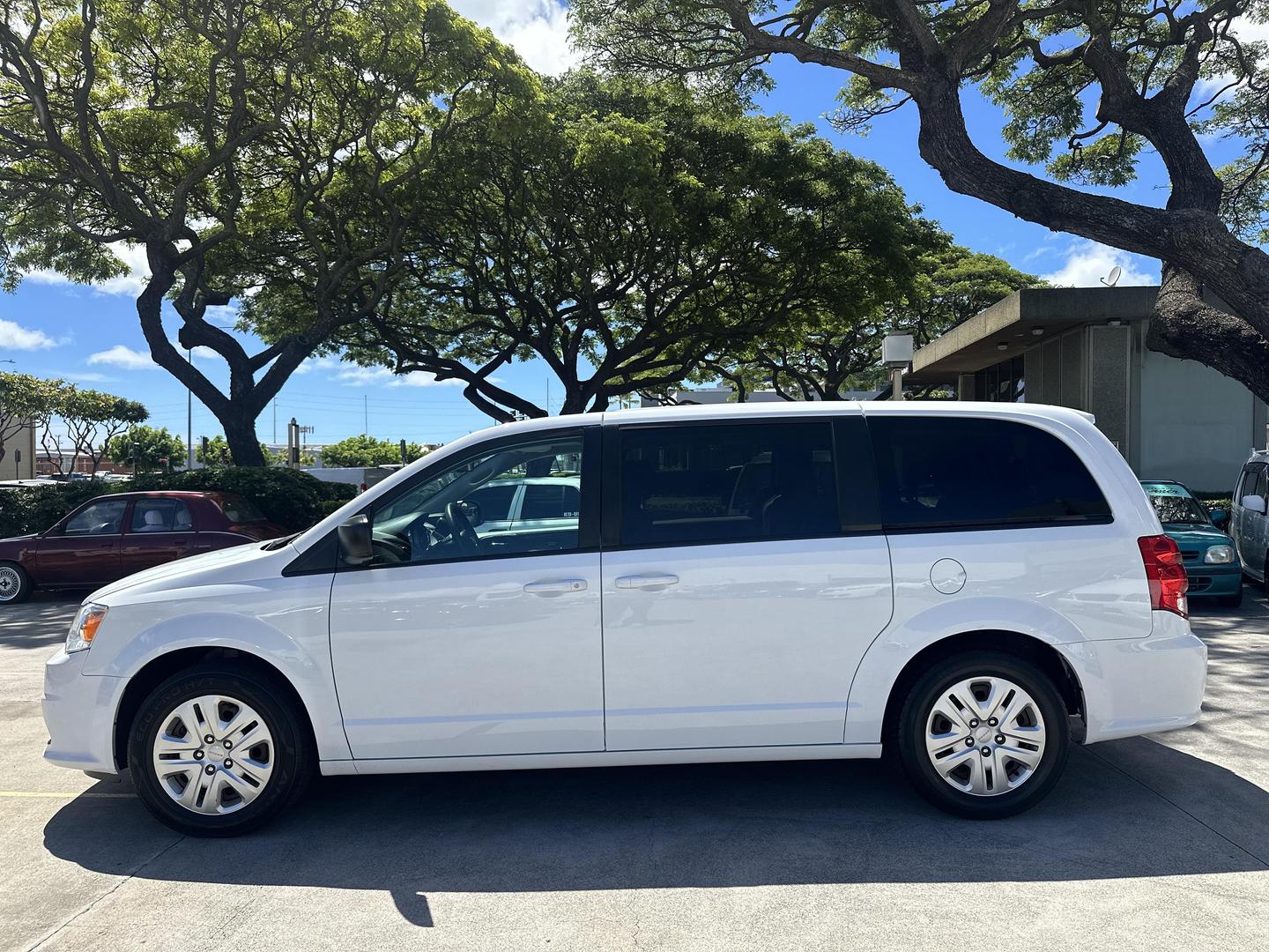 2018 Dodge Grand Caravan SE photo 3