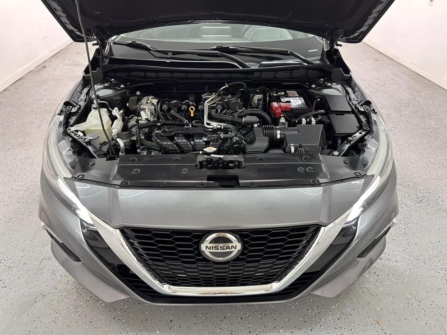 2022 Nissan Altima SV photo 16