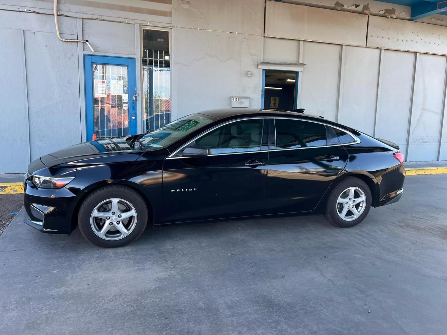 2016 Chevrolet Malibu 1LS photo 2