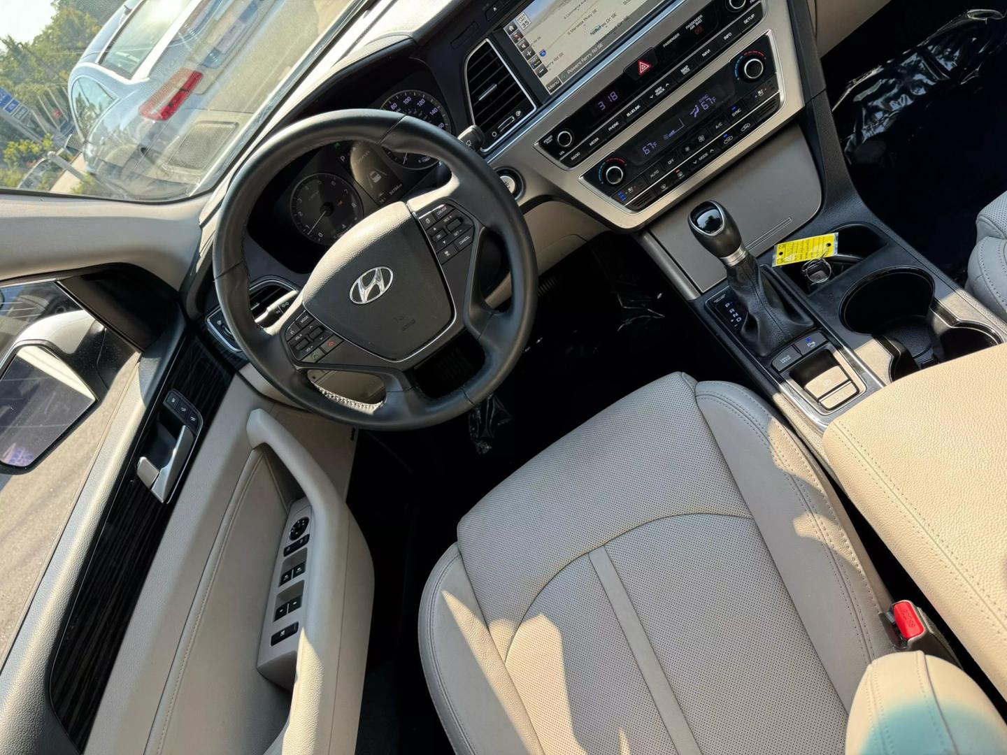 2017 Hyundai Sonata Limited photo 11