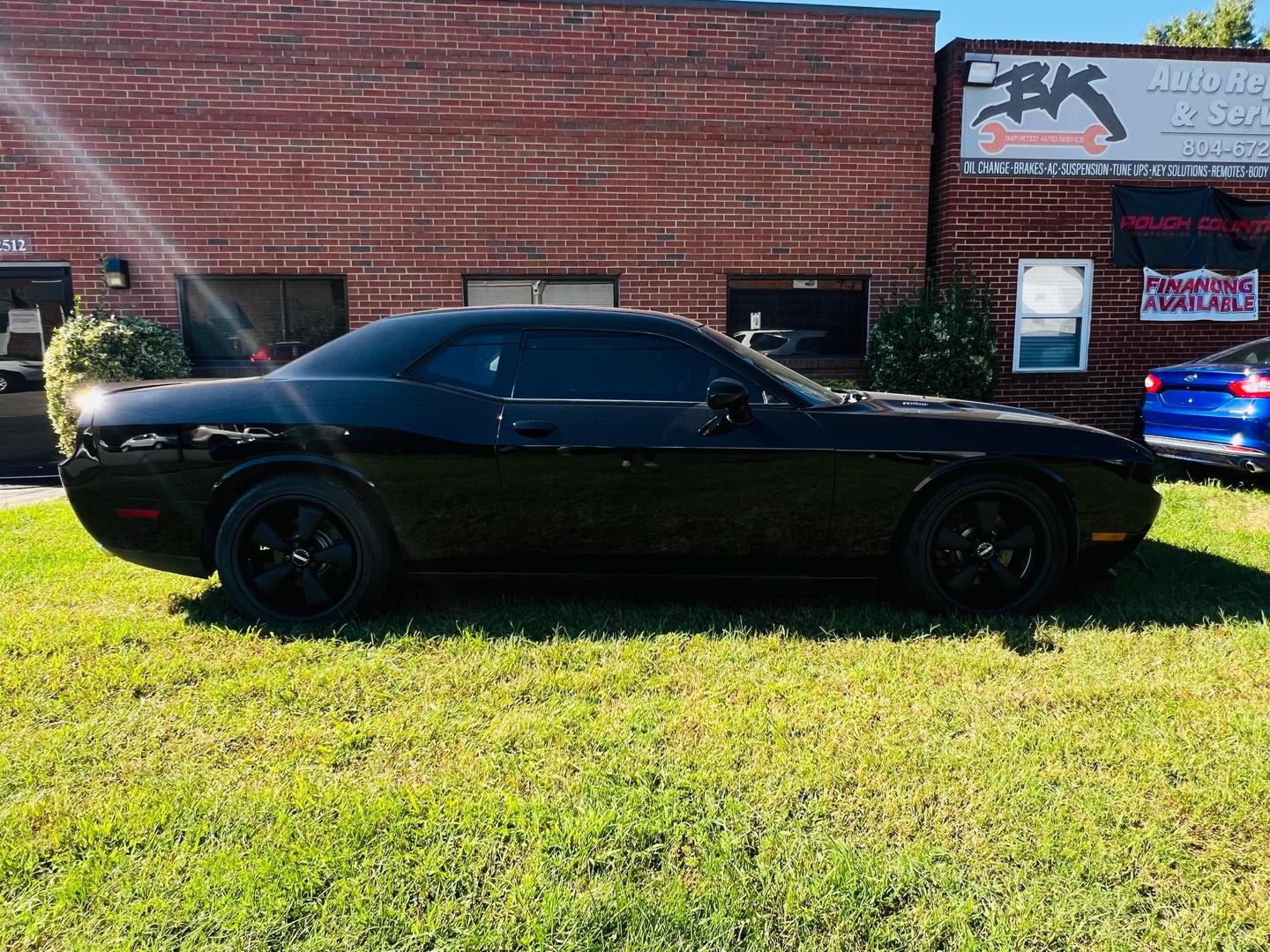 2014 Dodge Challenger R/T photo 9