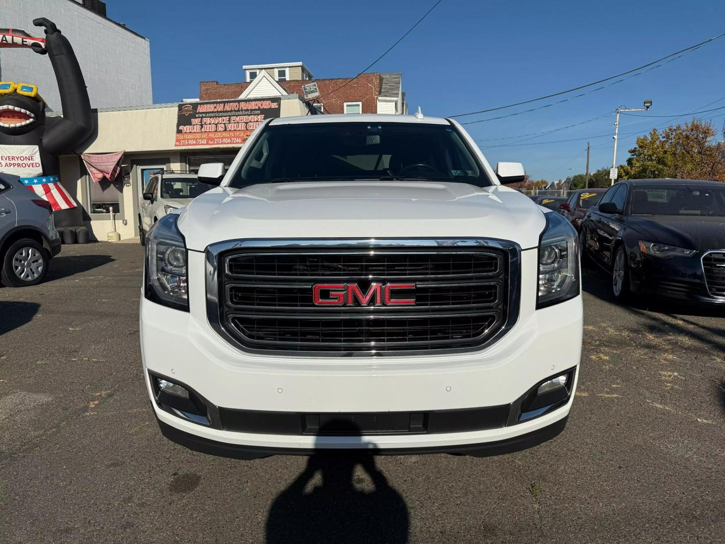 2020 GMC Yukon showcasing a bold and elegant design, highlighting its spacious interior and advanced features.