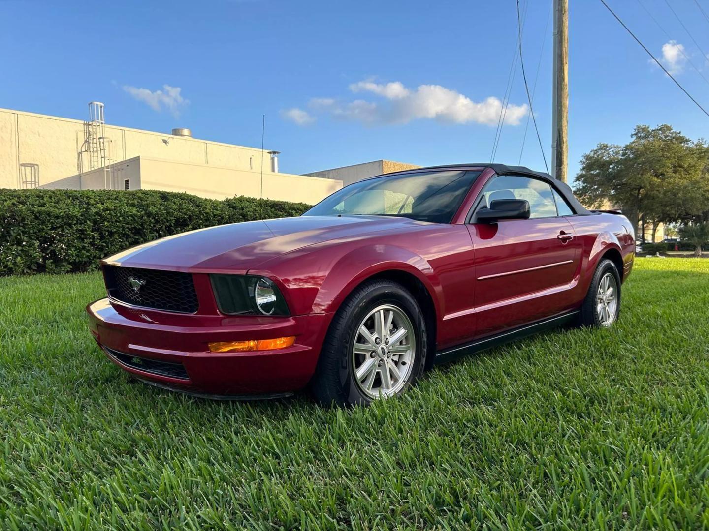 2007 Ford Mustang Premium photo 3