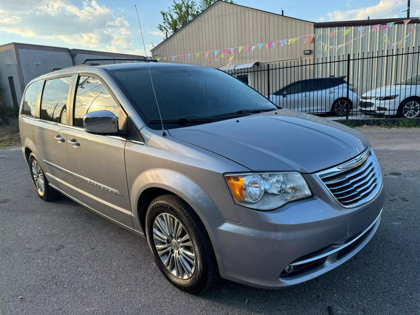 2014 Chrysler Town & Country Touring-L photo 2