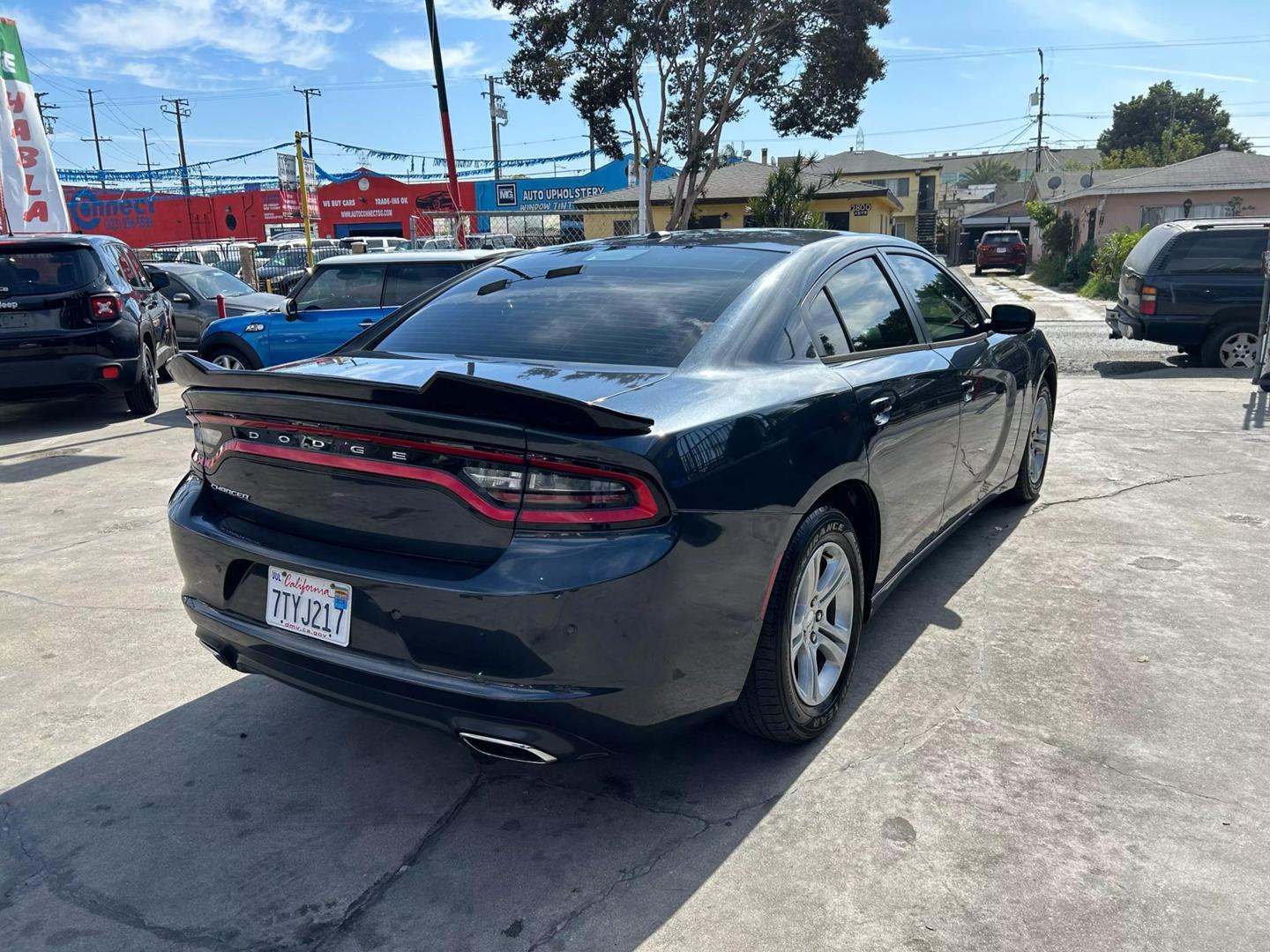 2016 Dodge Charger SE photo 5