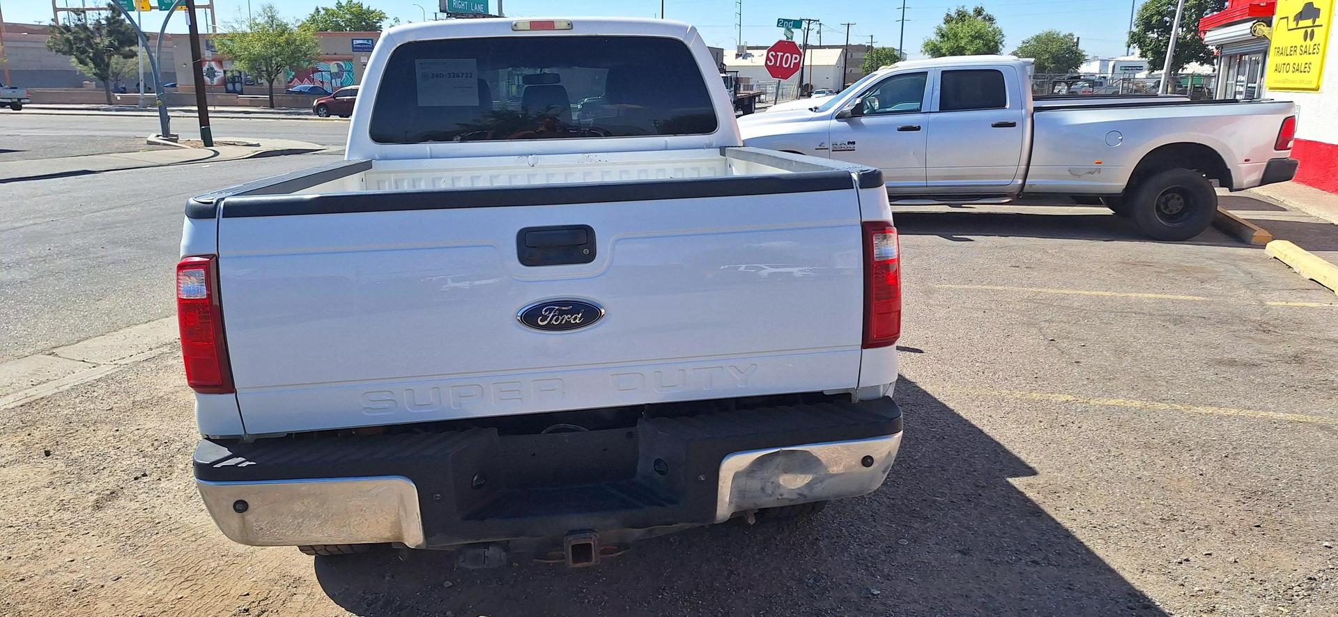 2011 Ford F-350 Super Duty Lariat photo 5