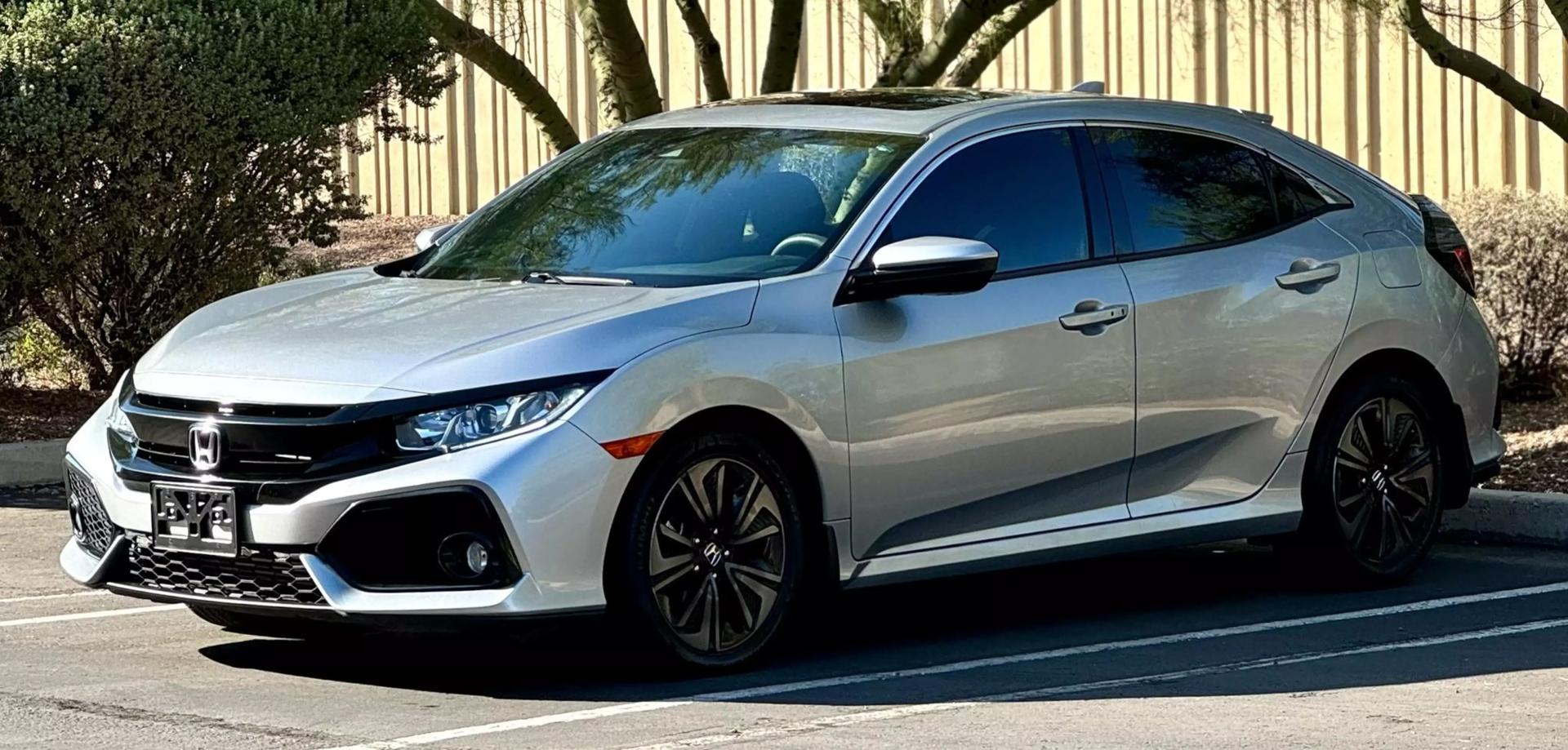 2019 Honda Civic Hatchback EX photo 3