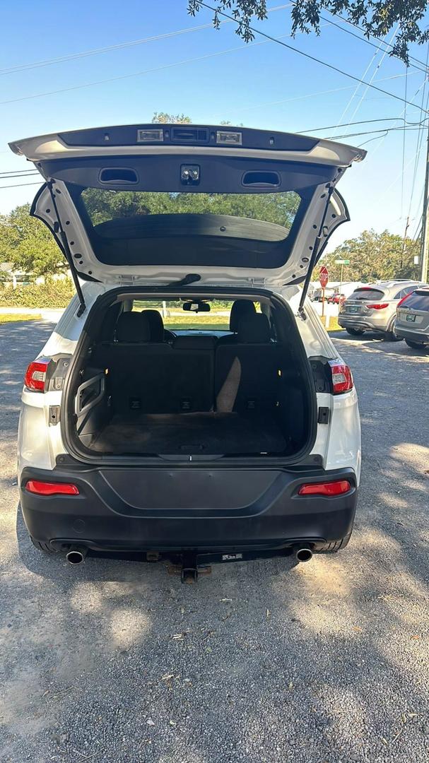 2014 Jeep Cherokee Latitude photo 11