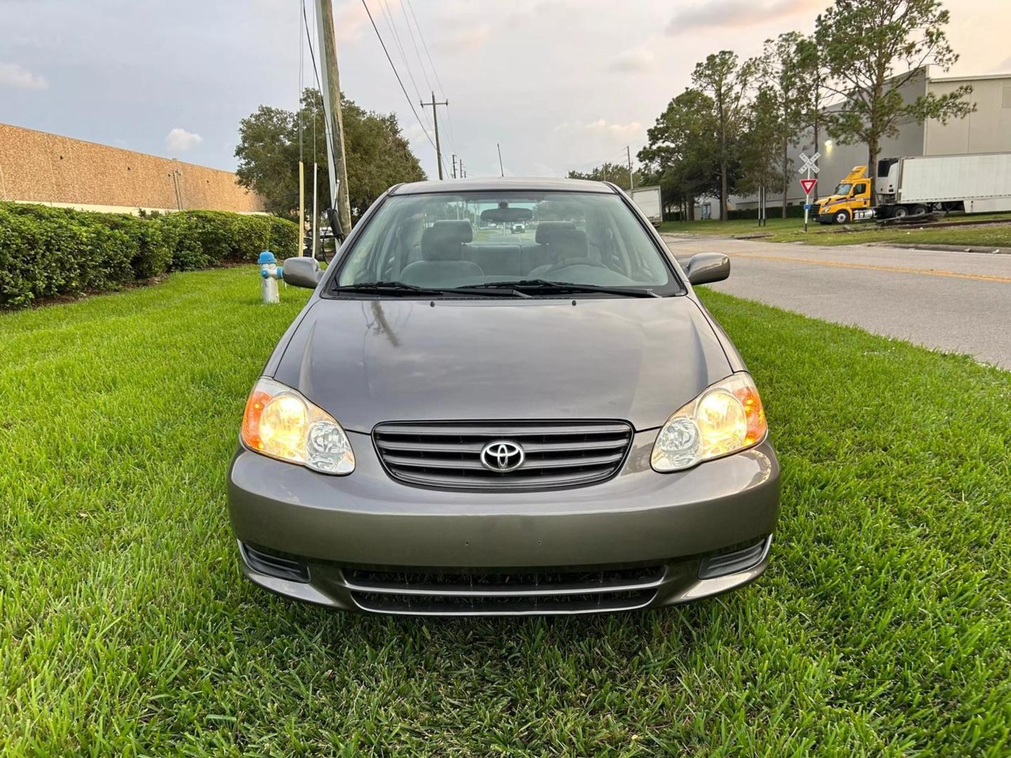 2004 Toyota Corolla CE photo 2