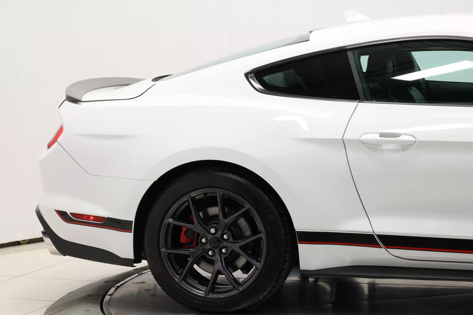 2022 Ford Mustang - Image 58