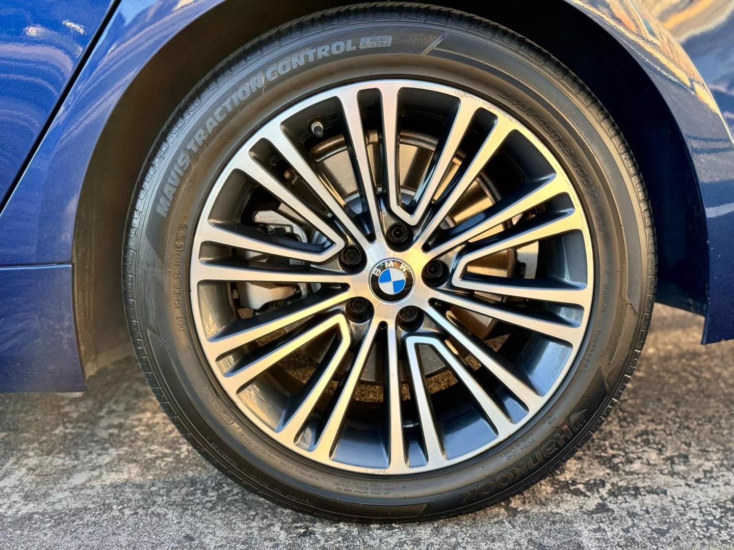 2018 BMW 5 Series 530e photo 12