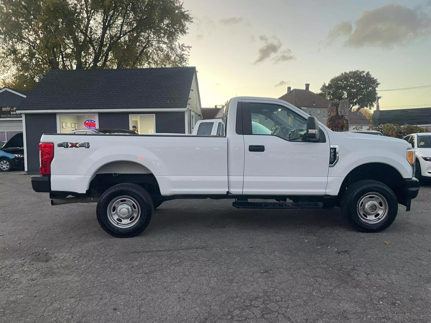 2017 Ford F-250 Super Duty XL photo 2