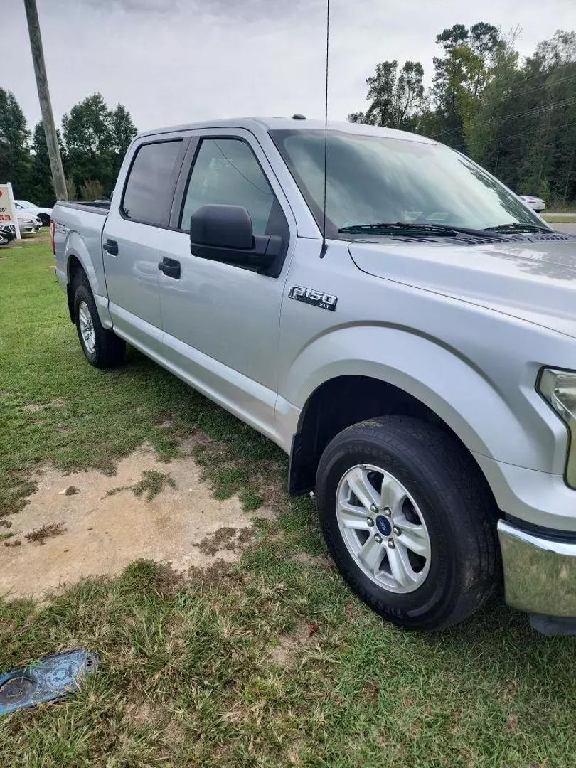 2015 Ford F-150 XLT photo 4