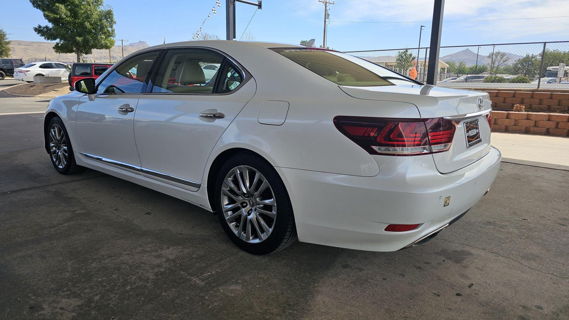 2013 Lexus LS L photo 5