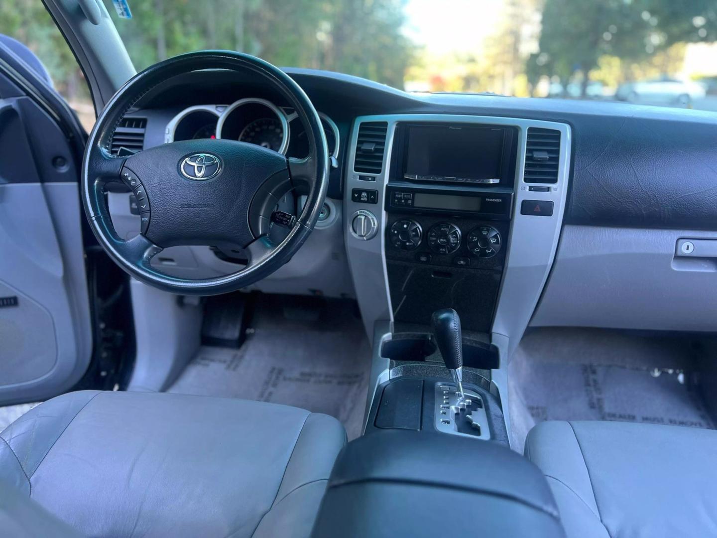 2004 Toyota 4Runner Limited photo 16