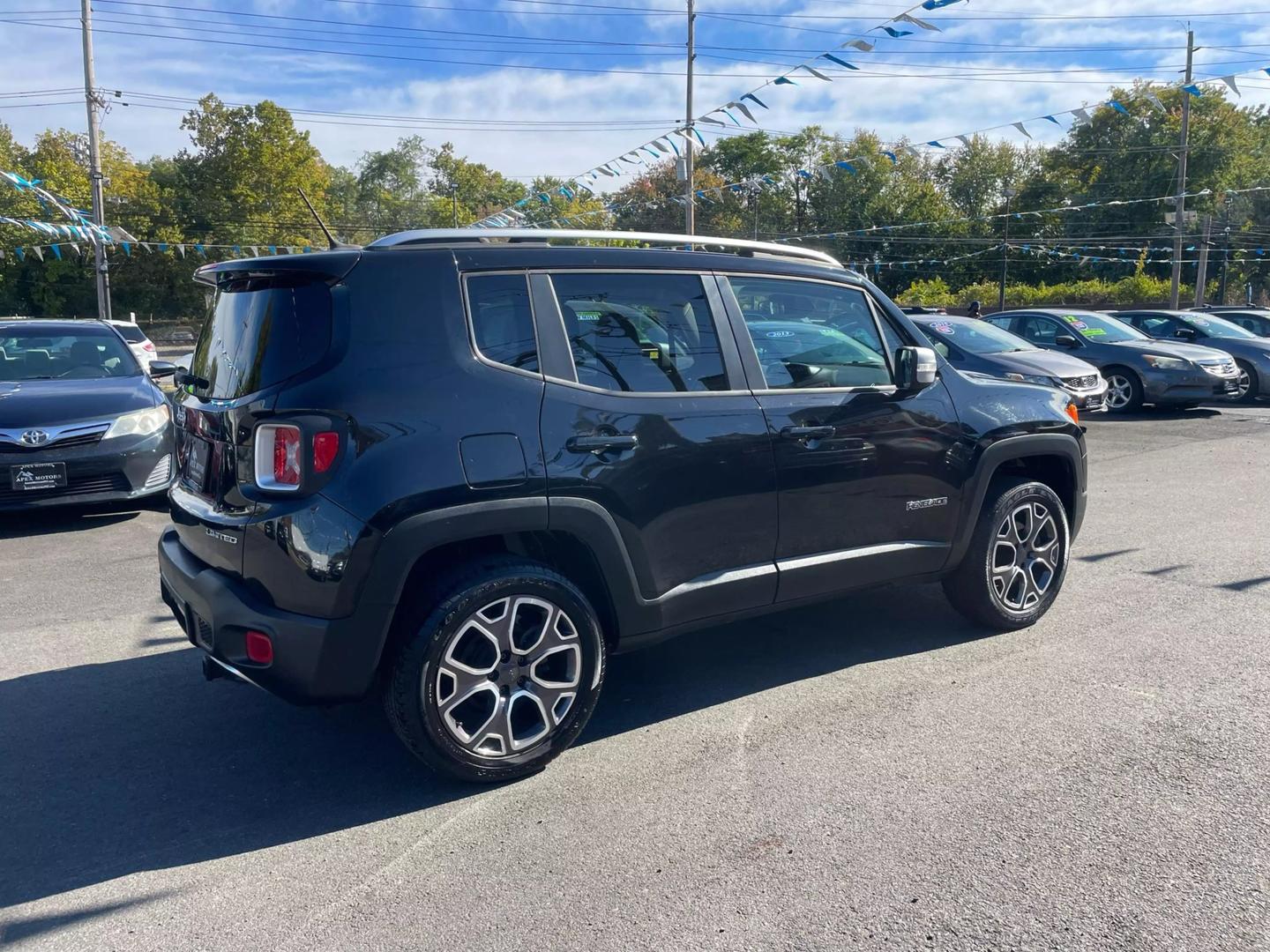 2015 Jeep Renegade Limited photo 26