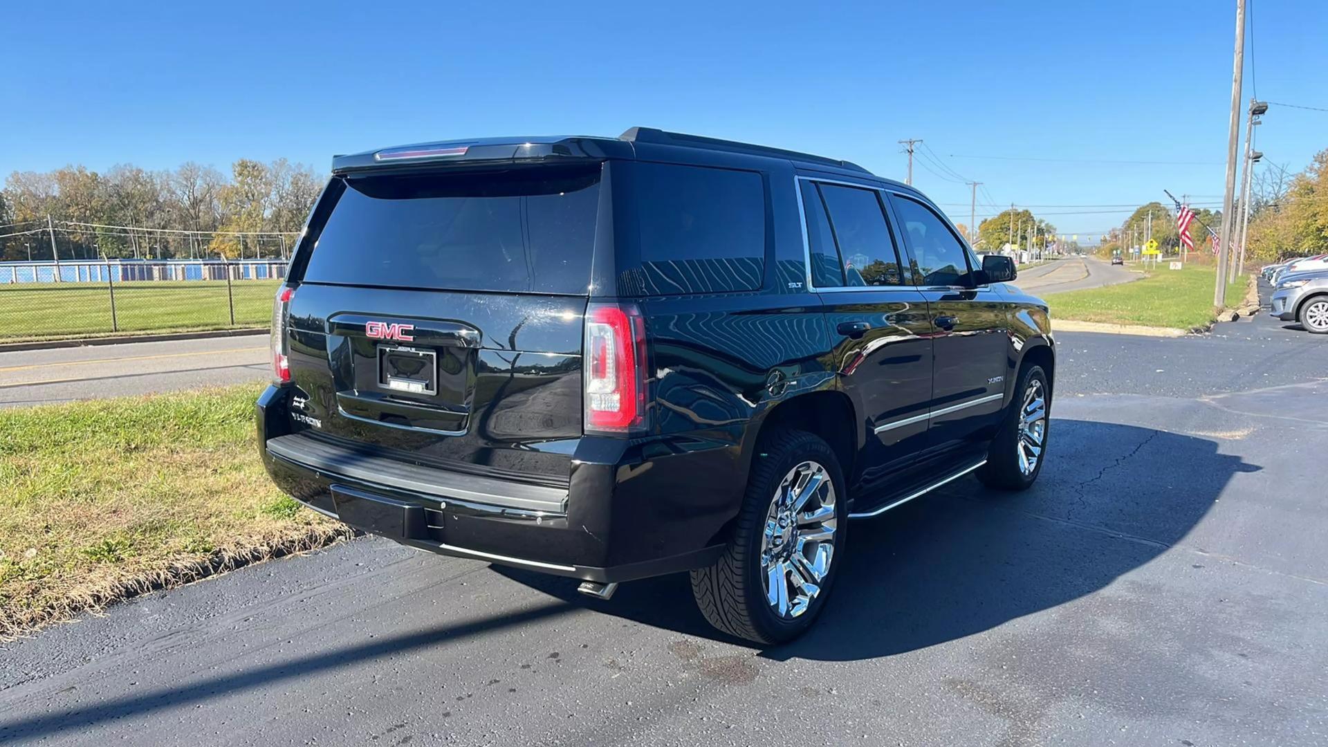 2017 GMC Yukon SLT photo 5