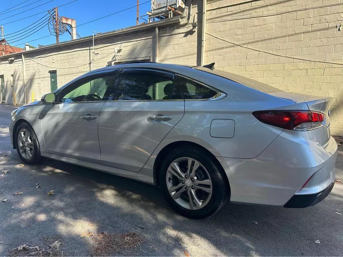 2018 Hyundai Sonata Limited photo 2